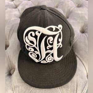 ALIFE New Era fitted black baseball hat
Size 7 5/8